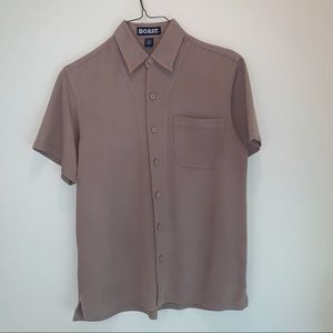 Vintage BOAST collared shirt sleeve dress shirt with front pocket.